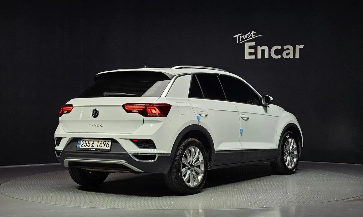 Volkswagen T-Roc — фото 5
