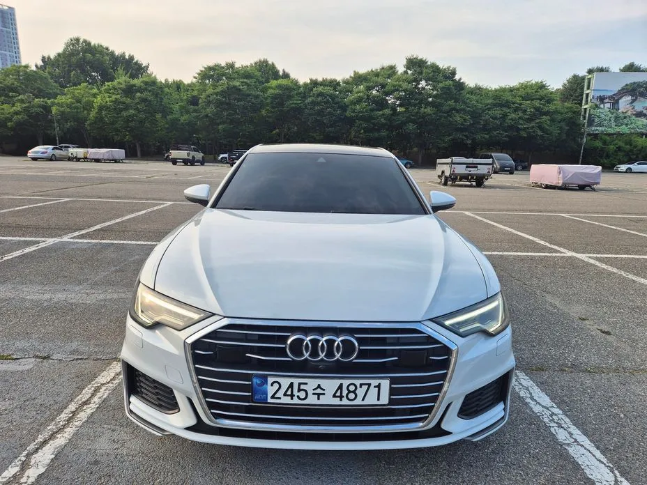 Audi A6 — фото 1