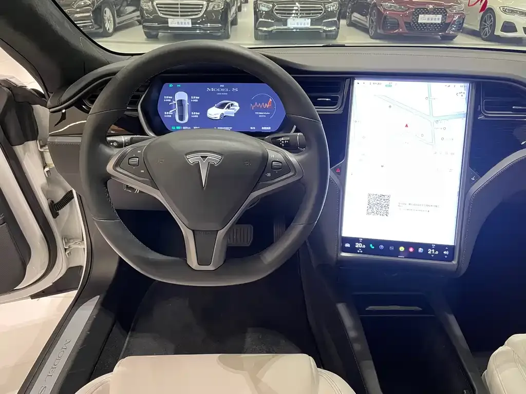 Tesla Model S — фото 10