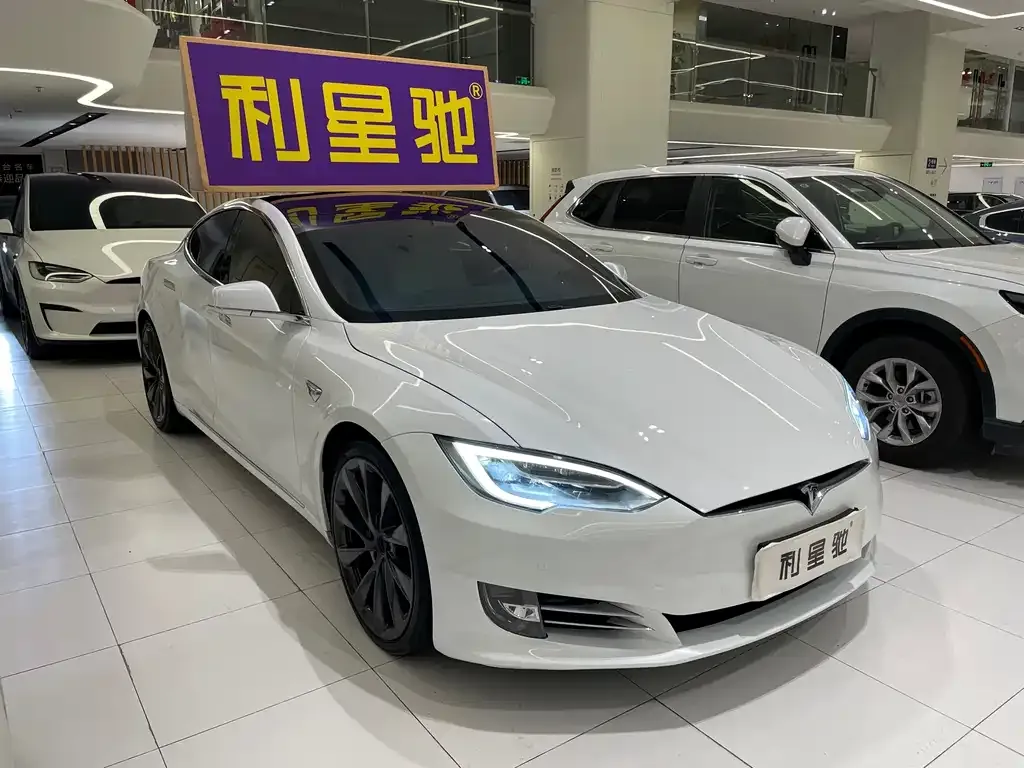 Tesla Model S — фото 7