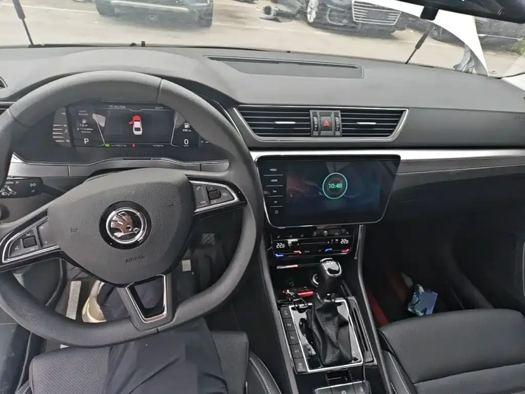 Skoda Superb — фото 10