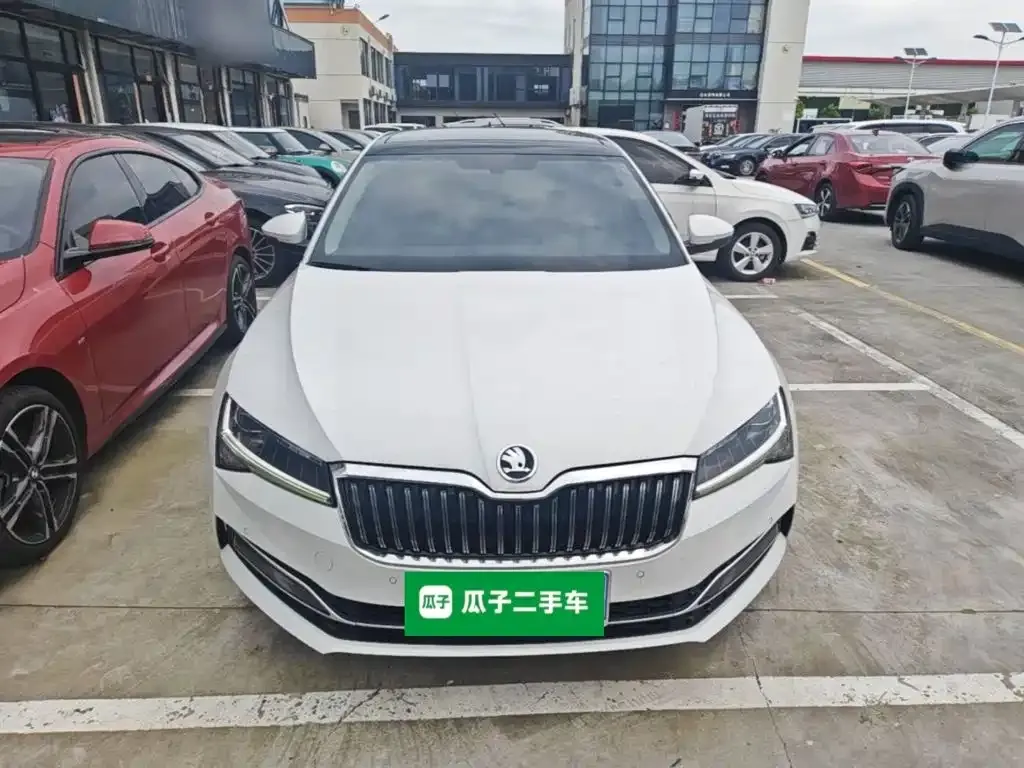 Skoda Superb — фото 3
