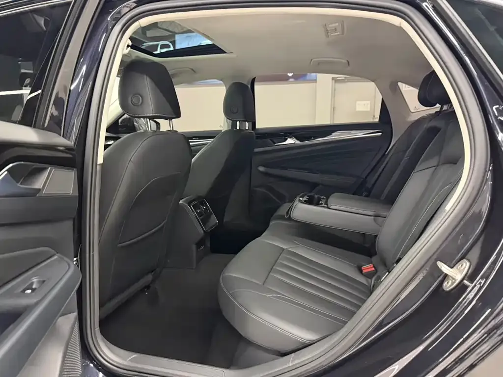 Volkswagen Passat — фото 8