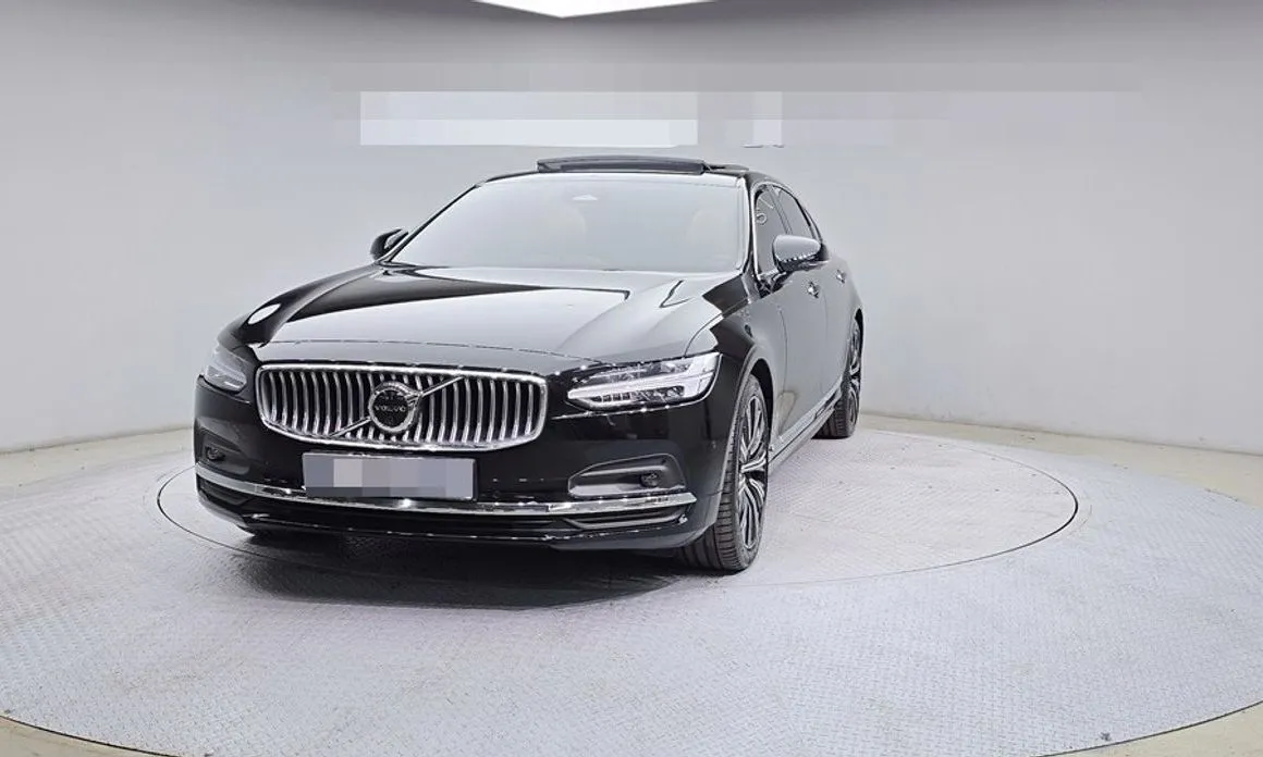 Volvo S90 — фото 1