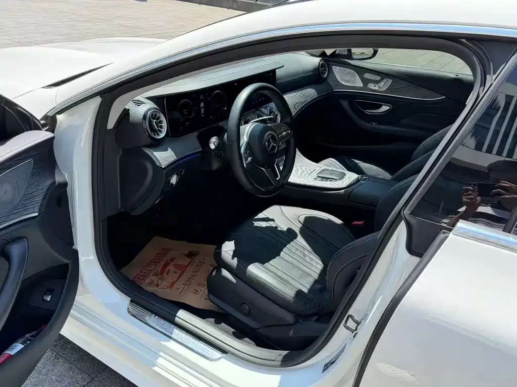 Mercedes-Benz CLS — фото 2