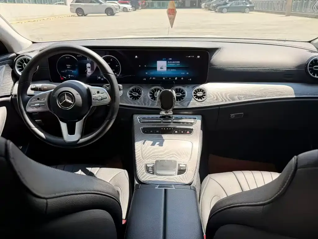 Mercedes-Benz CLS — фото 6