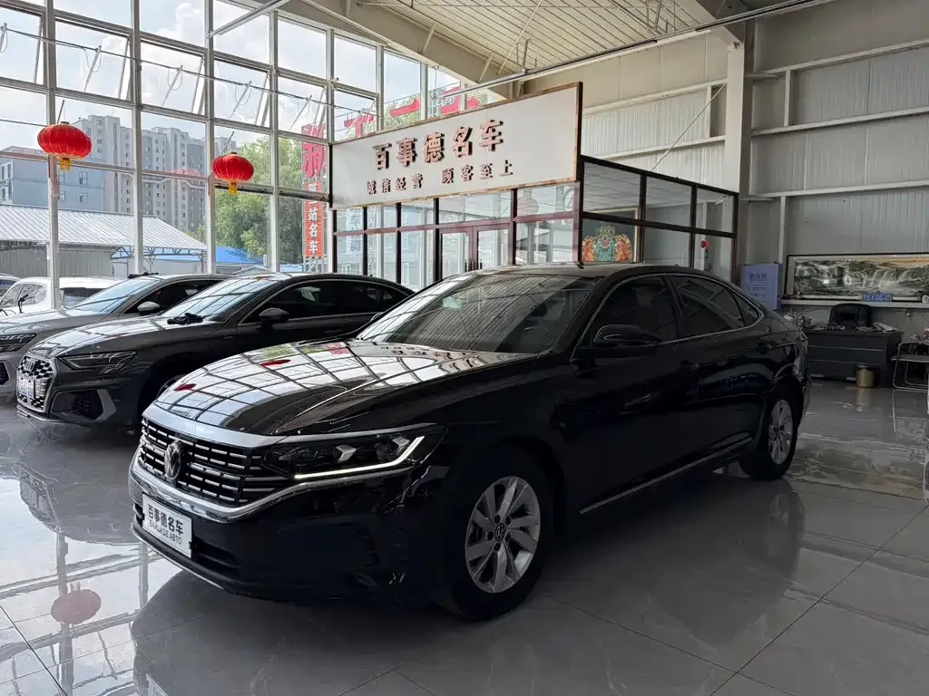 Volkswagen Passat — фото 1