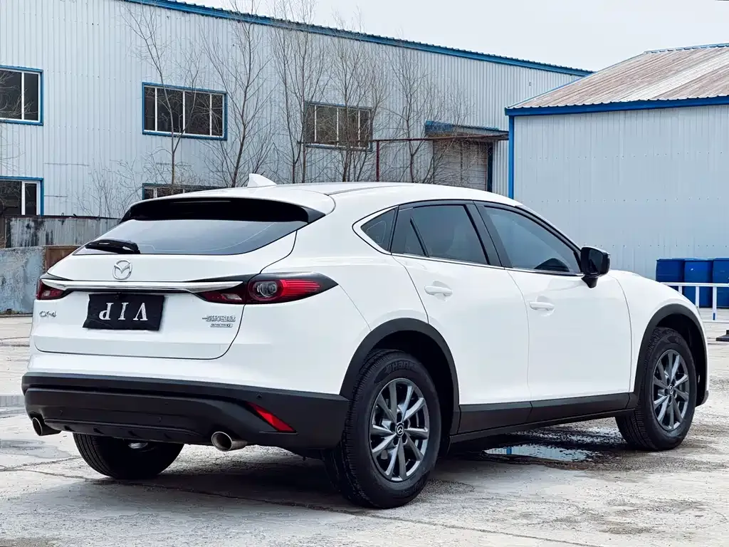 Mazda CX-4 — фото 10