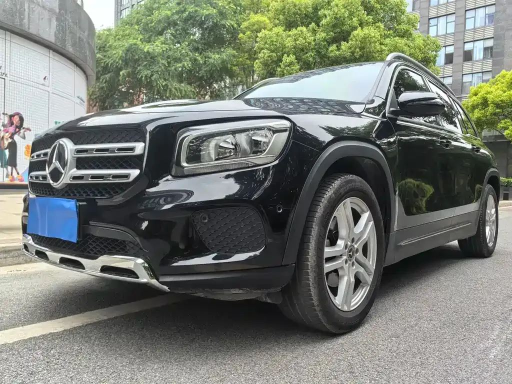 Mercedes-Benz GLB — фото 1