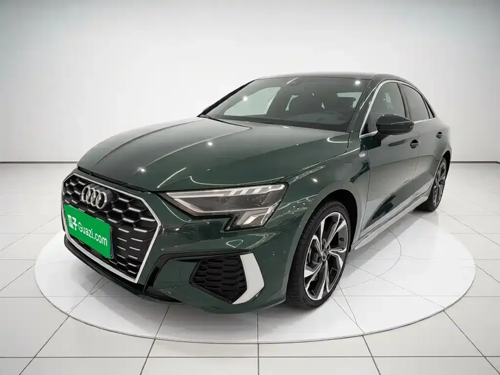 Audi A3 — фото 1
