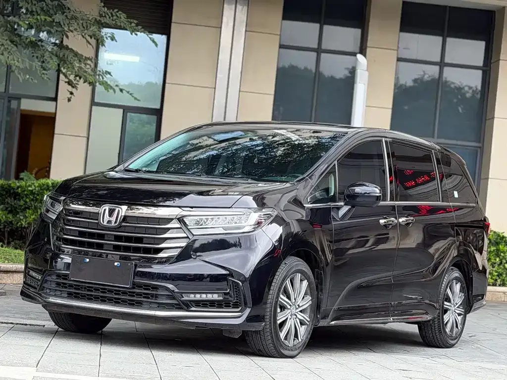 Honda Odyssey — фото 1