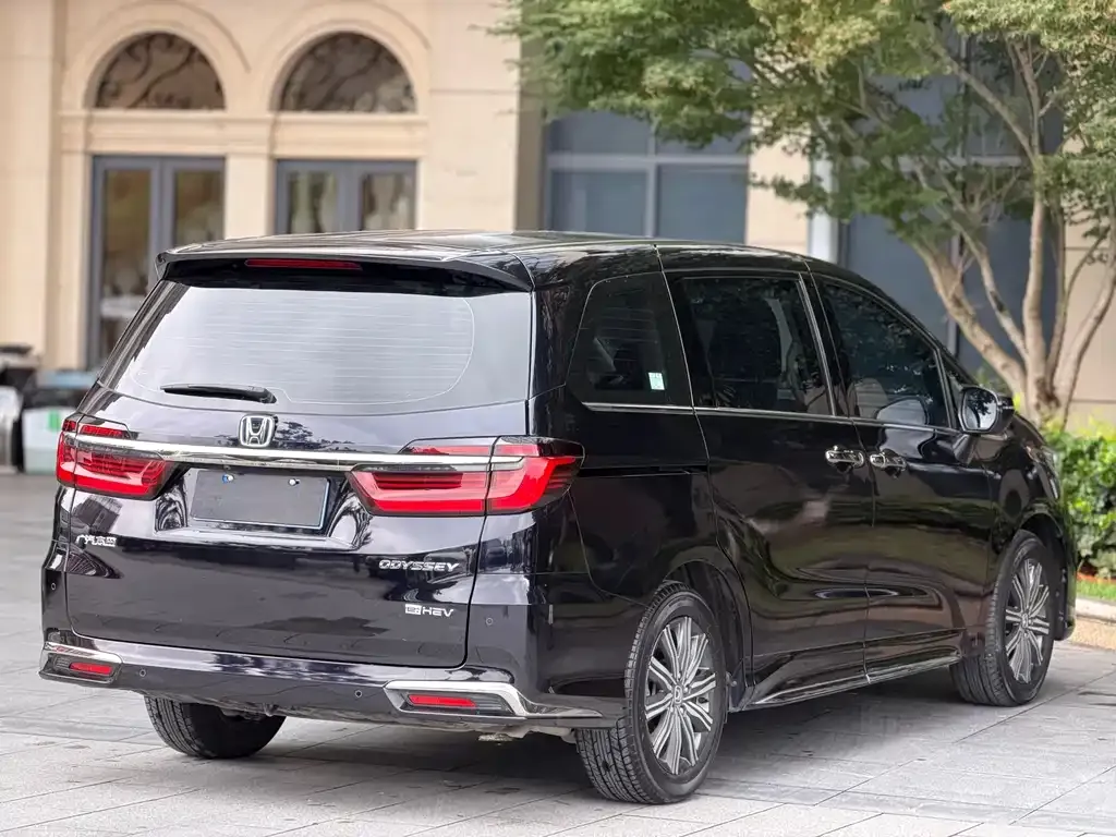 Honda Odyssey — фото 10