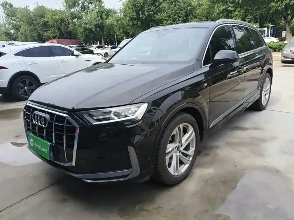 Audi Q7 — фото 1