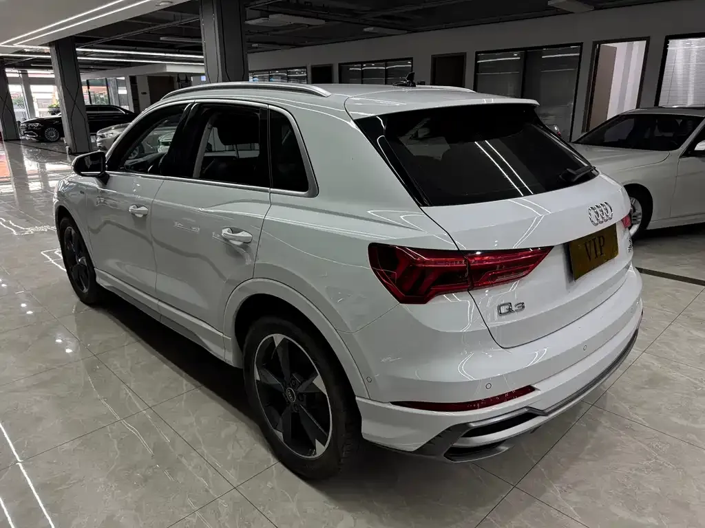Audi Q3 — фото 5
