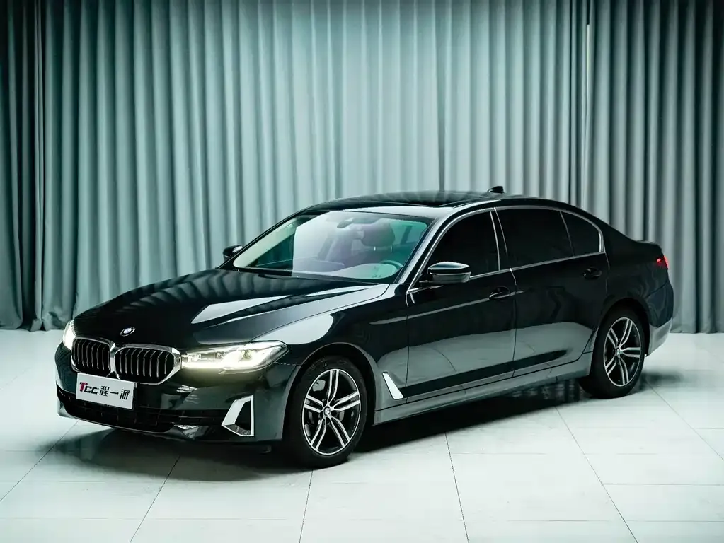 BMW 5 Series — фото 1