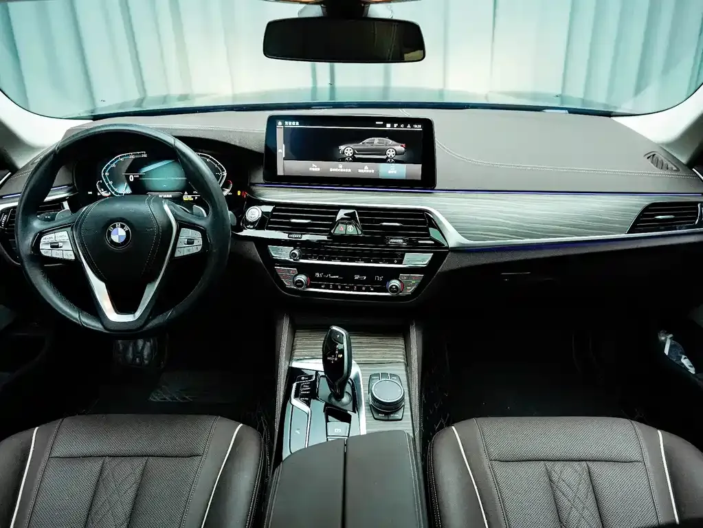 BMW 5 Series — фото 5