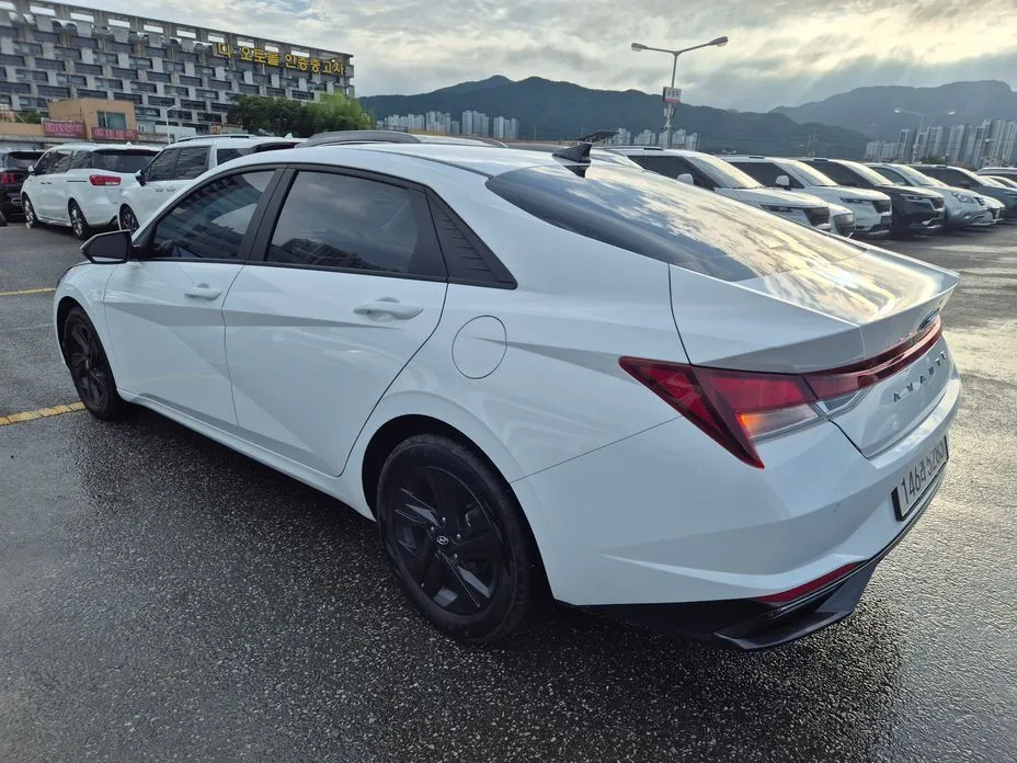 Hyundai AVANTE — фото 3