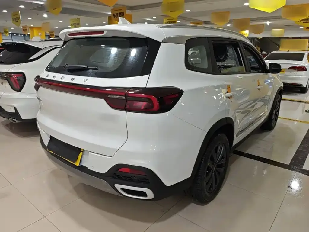 Chery Tiggo 8 — фото 8