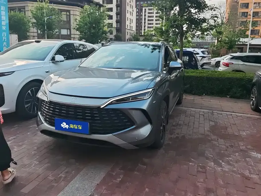 BYD L DM-i — фото 1