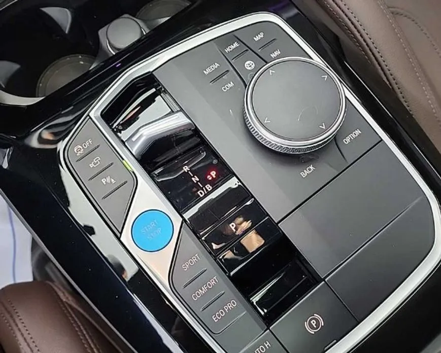BMW iX3 — фото 10