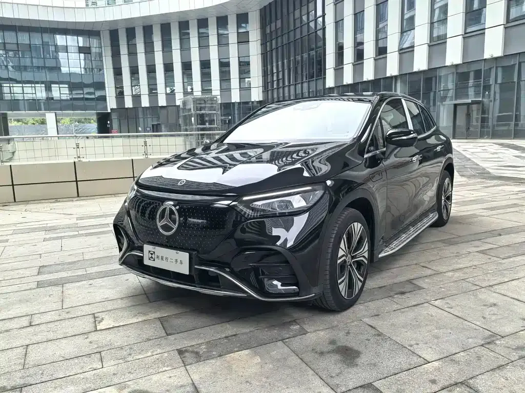 Mercedes-Benz EQE SUV — фото 1