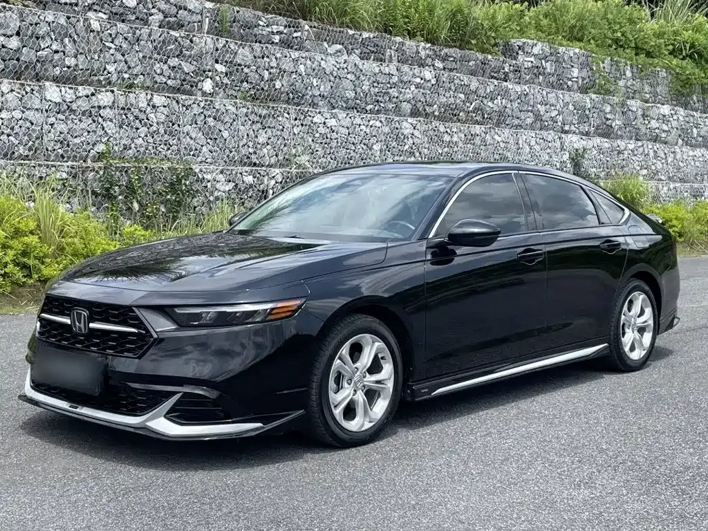 Honda Accord — фото 1