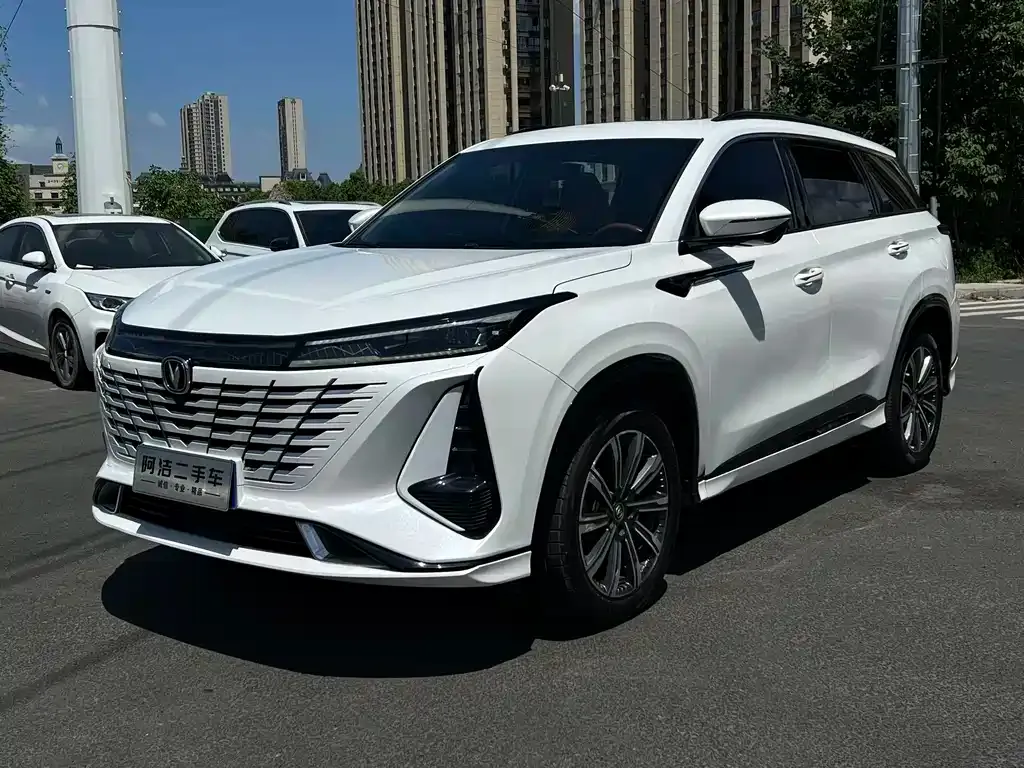 Changan CS75 PLUS — фото 1