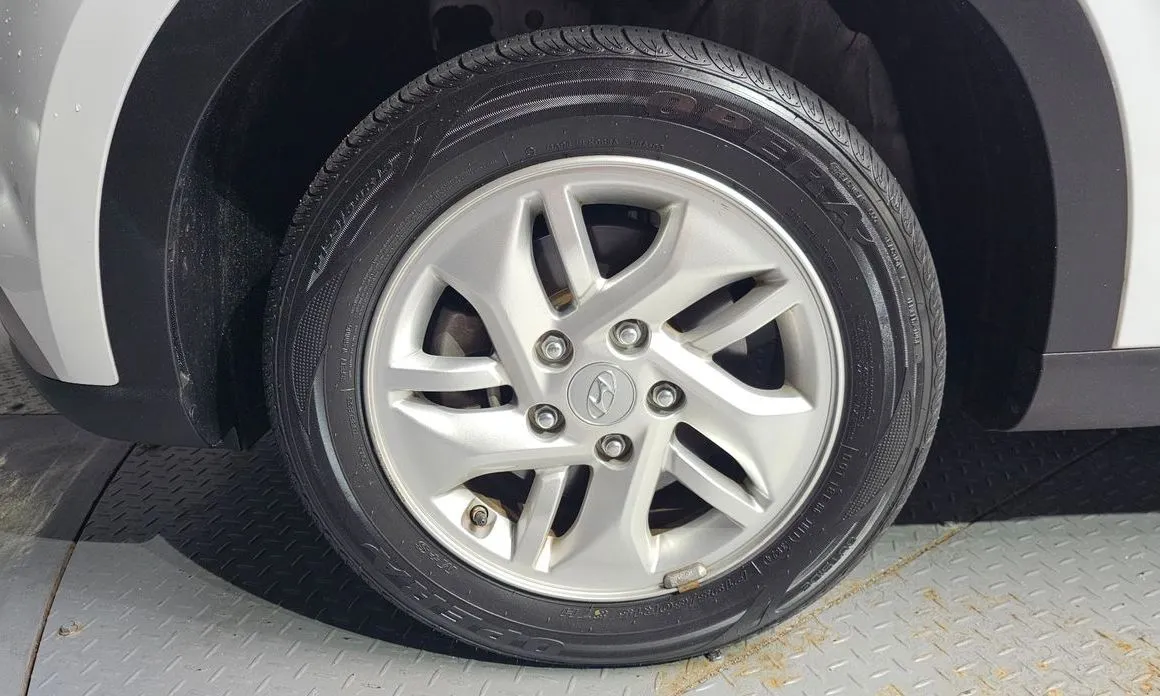 Hyundai Venue — фото 10