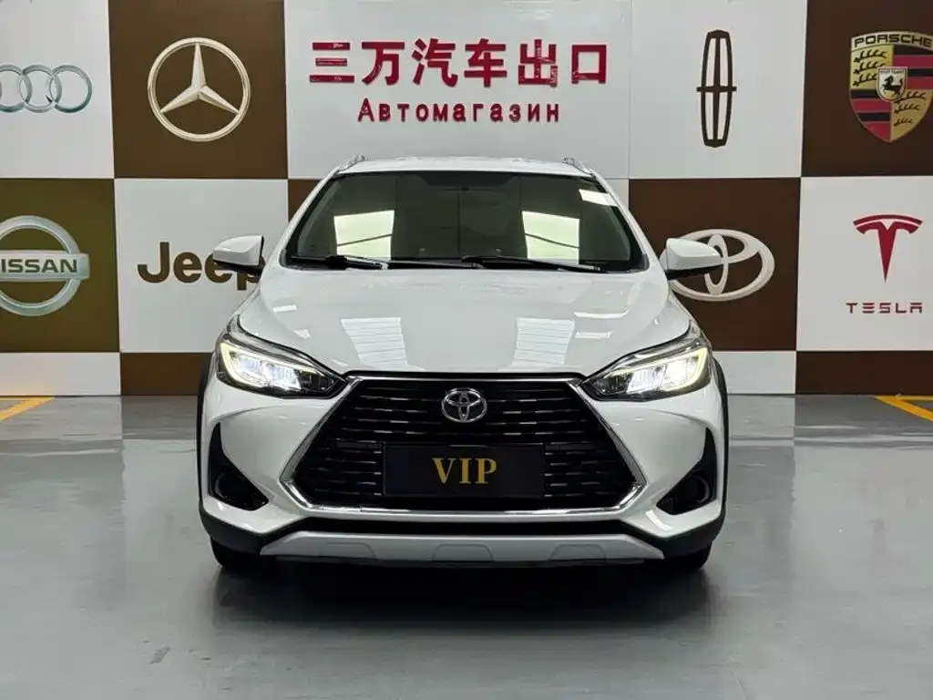 Toyota Yaris L — фото 4