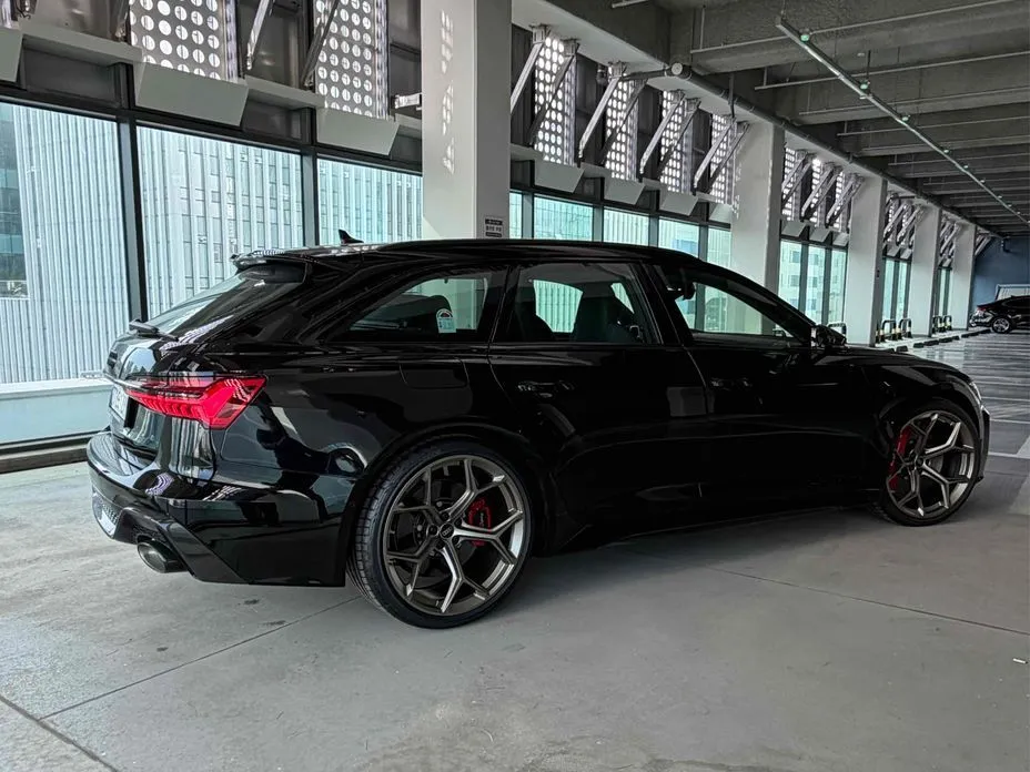 Audi RS6 — фото 10