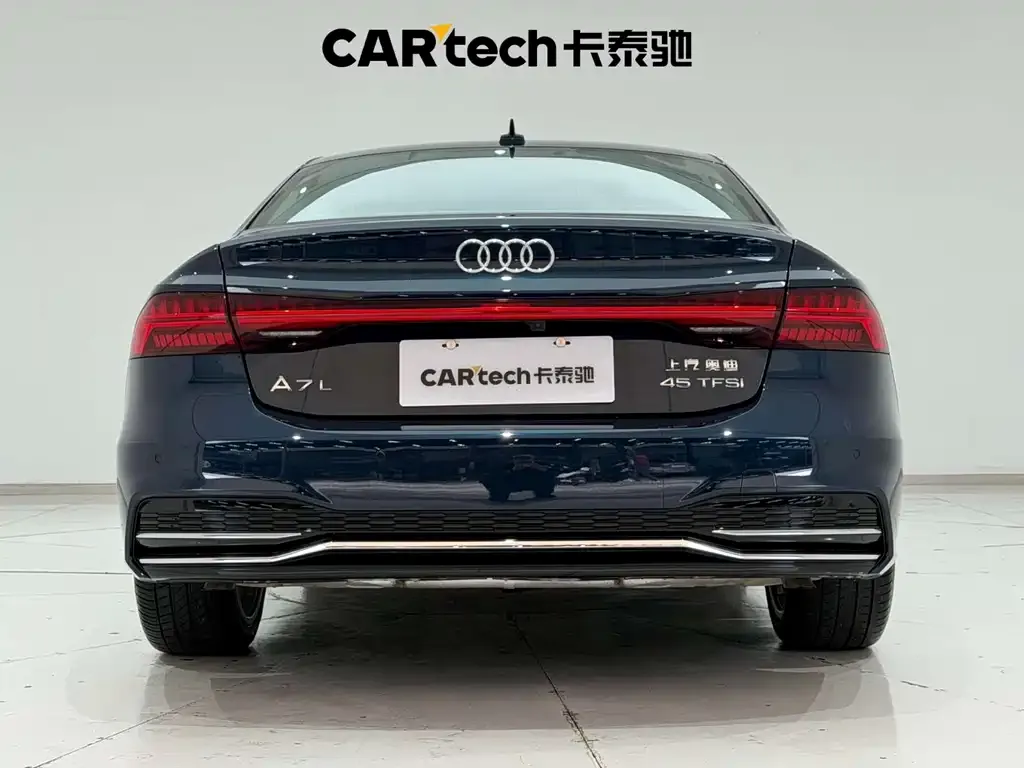 Audi A7L — фото 8