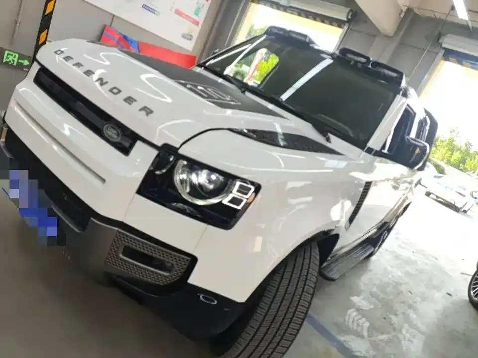 Land Rover Defender — фото 1