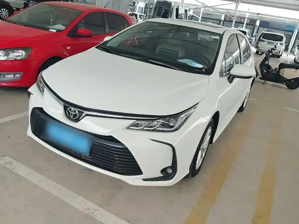 Toyota Corolla — фото 1