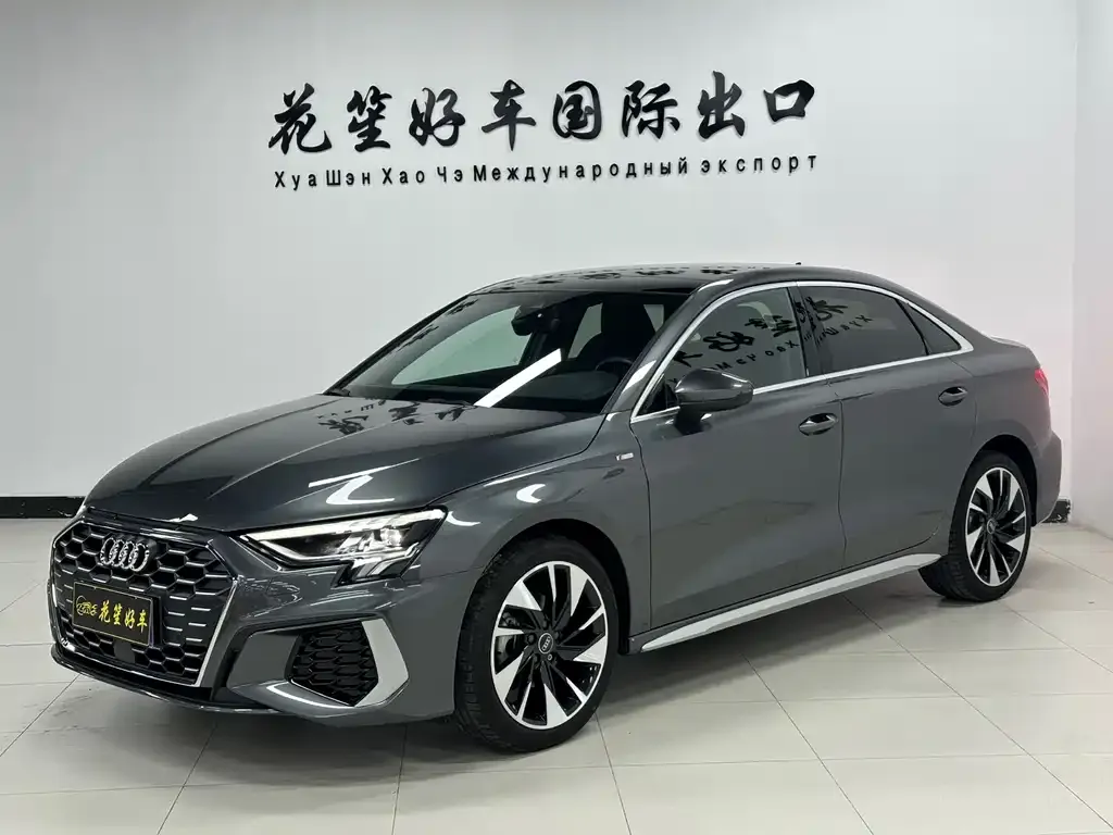 Audi A3 — фото 1