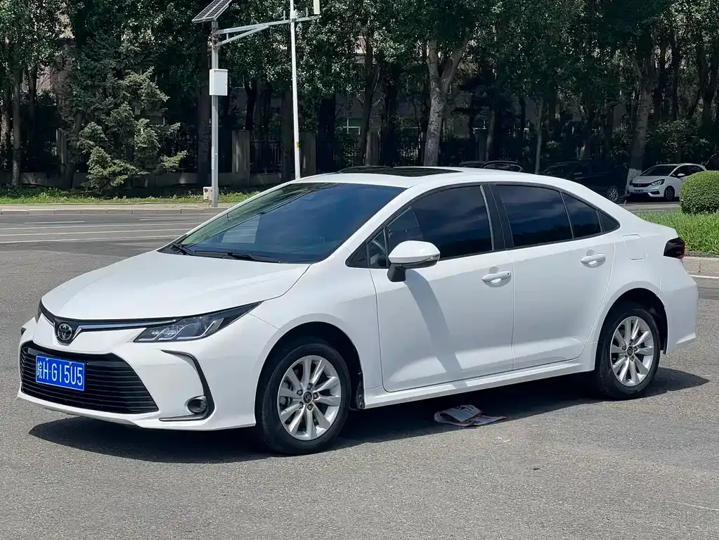 Toyota Corolla — фото 1