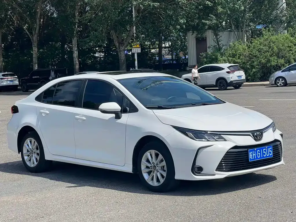 Toyota Corolla — фото 10