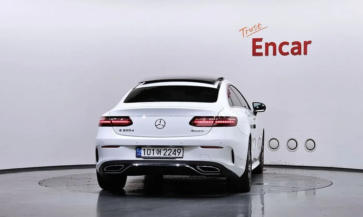 Mercedes-Benz E-Class — фото 2