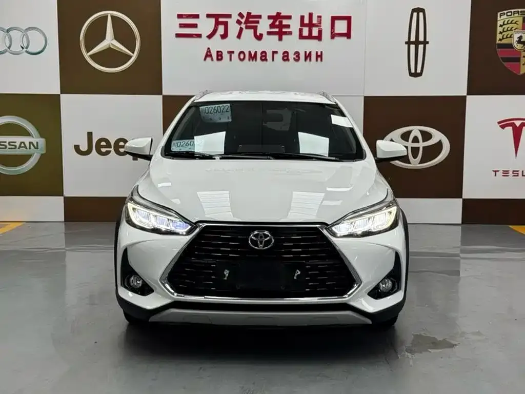 Toyota Yaris L — фото 10