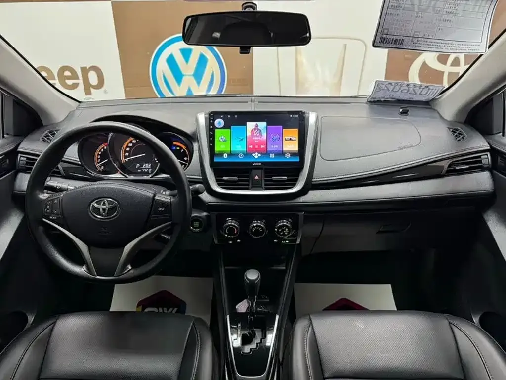 Toyota Yaris L — фото 9