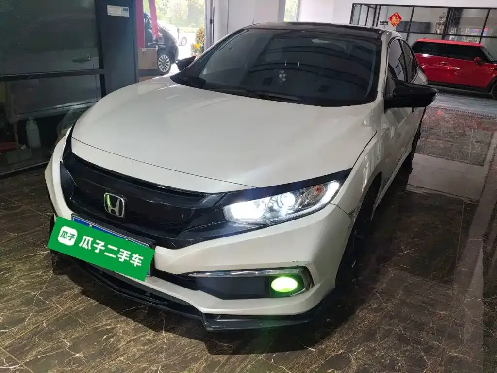 Honda Civic — фото 1