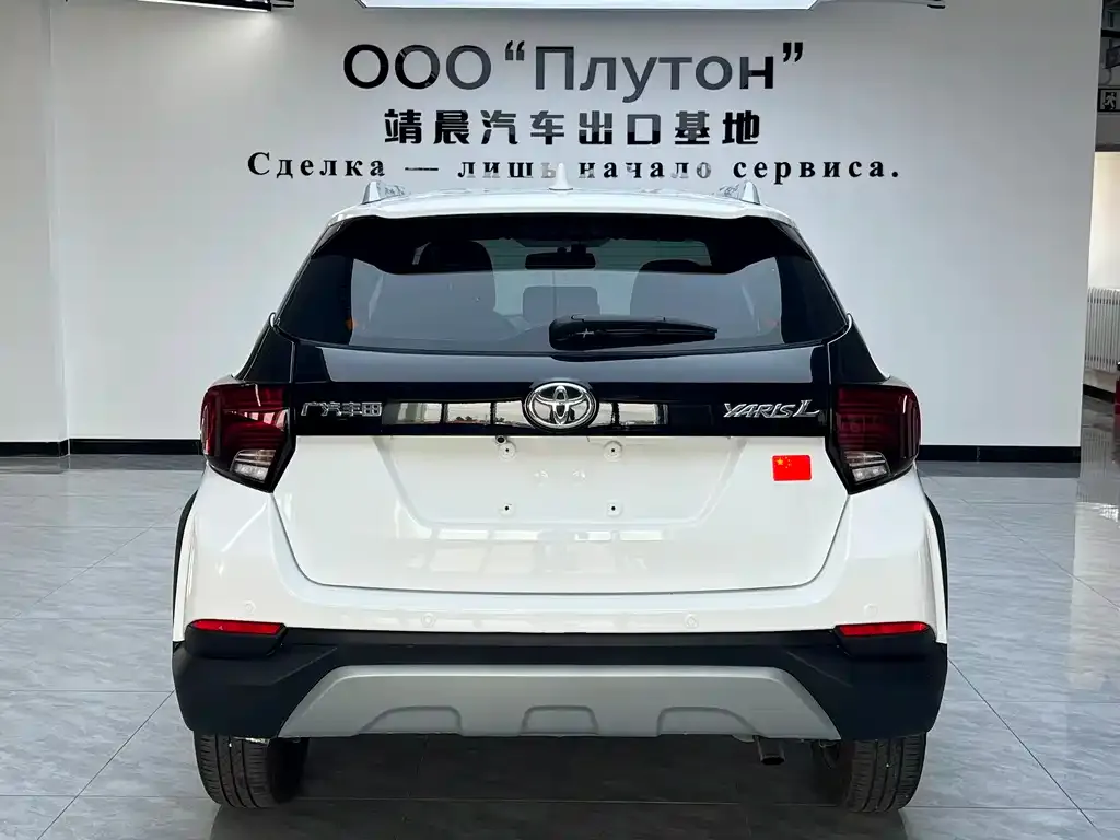 Toyota Yaris L — фото 3