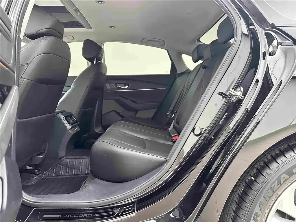 Honda Accord — фото 5