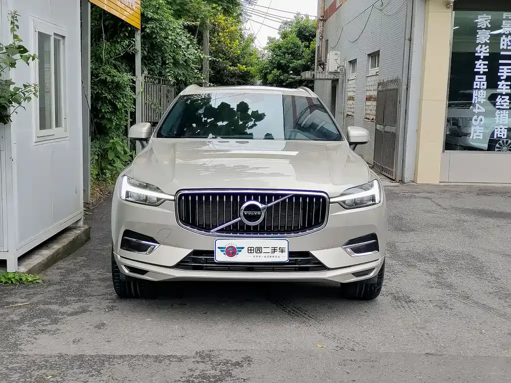 Volvo XC60 — фото 7