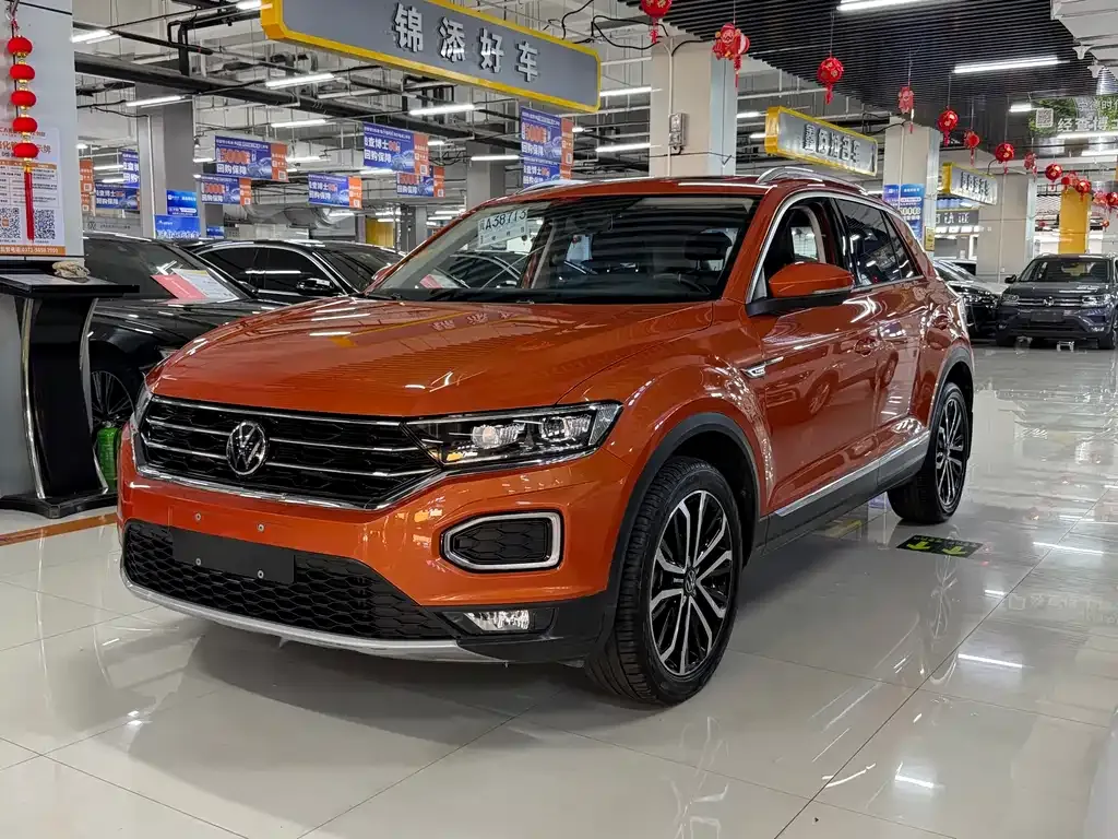 Volkswagen T-Roc — фото 1