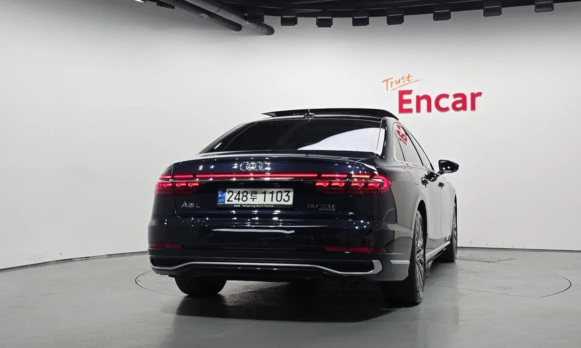 Audi A8 — фото 3