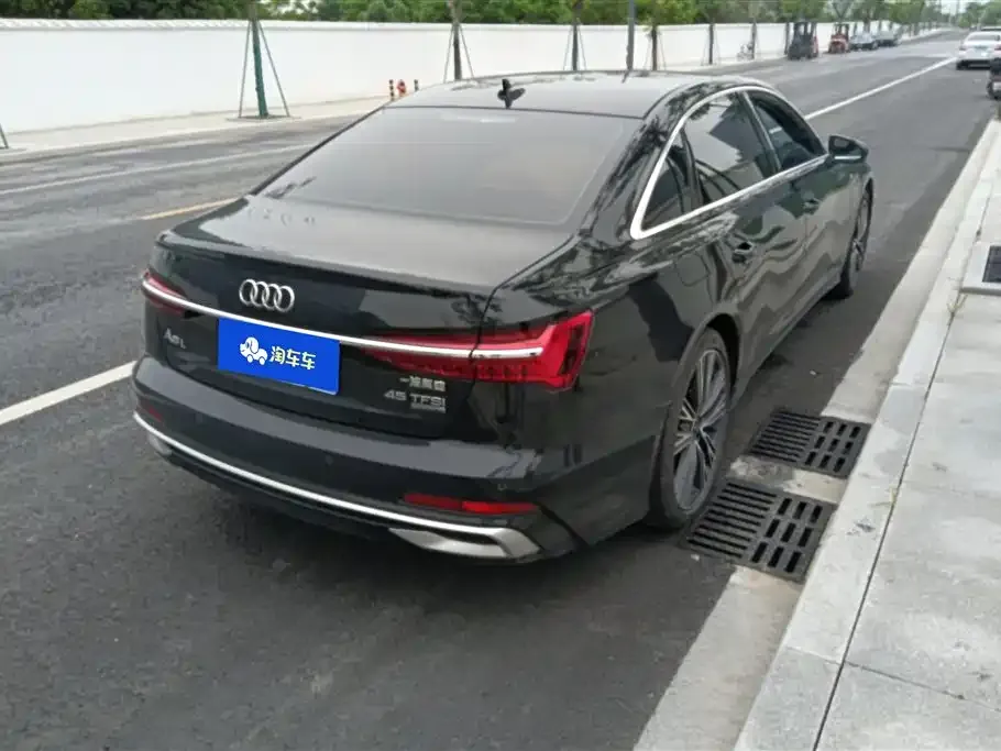 Audi A6L — фото 9