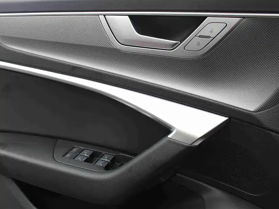 Audi A6L — фото 6