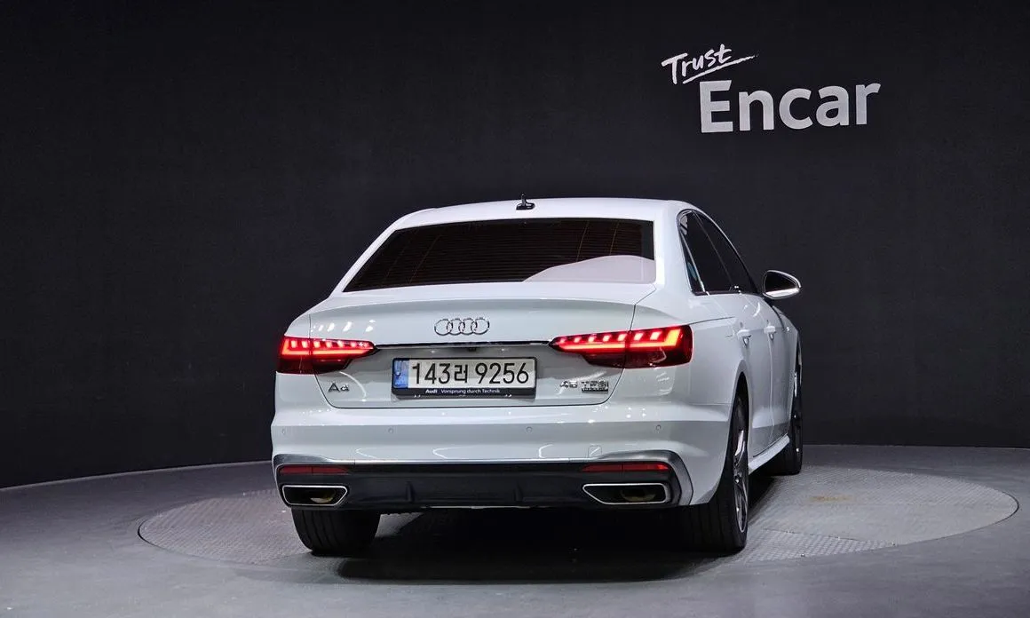 Audi A4 — фото 4
