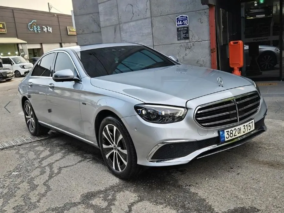 Mercedes-Benz E-Class — фото 10