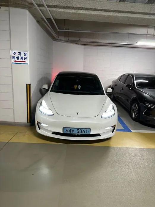 Tesla Model 3 — фото 1